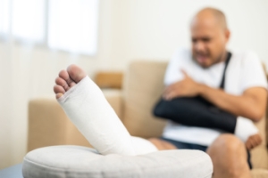 Differences Between a Broken Foot and a Sprained Foot